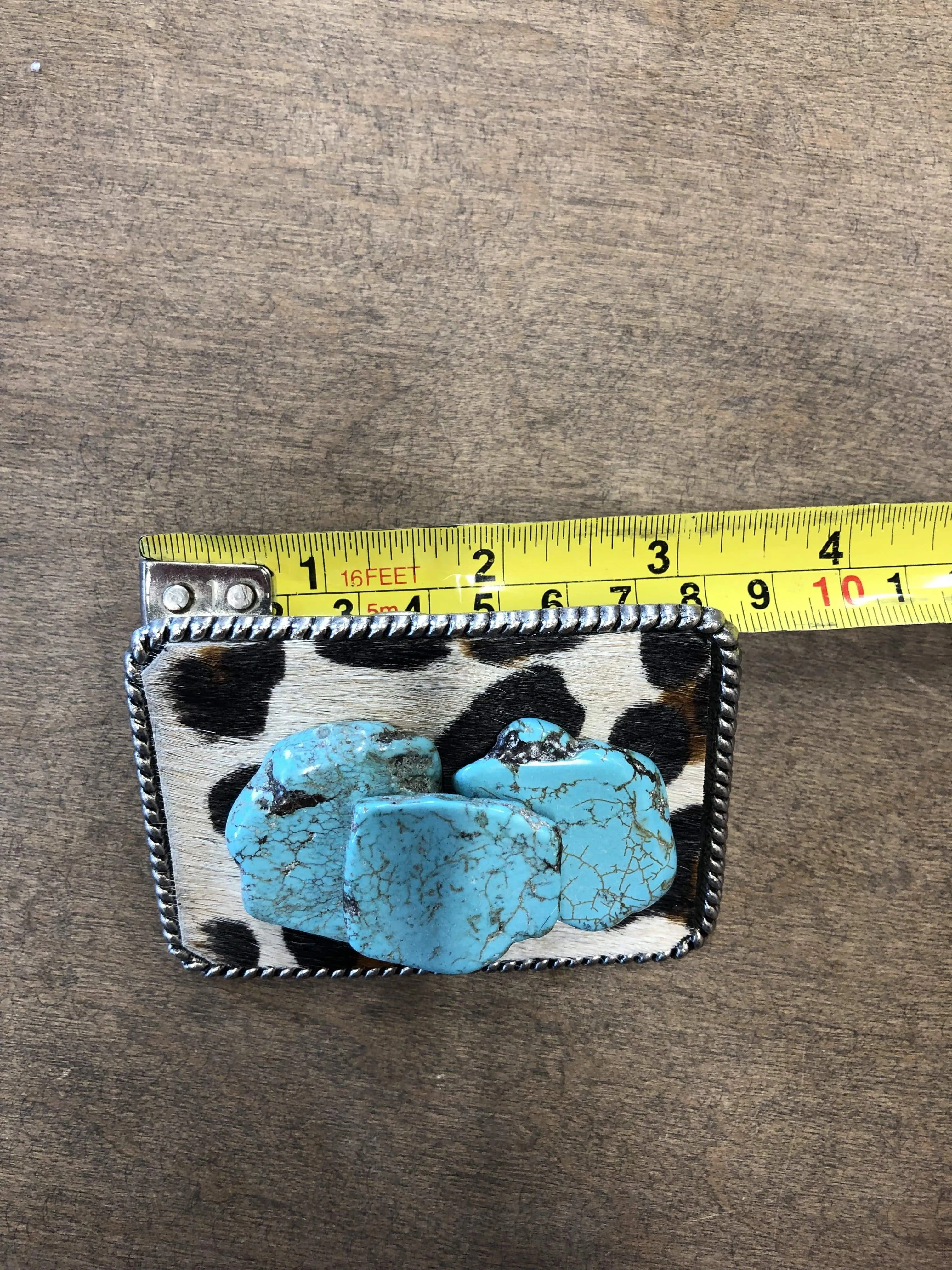 Leopard buckle