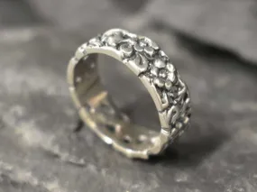 Silver Flower Band - Vintage Flower Ring - Wide Floral Band