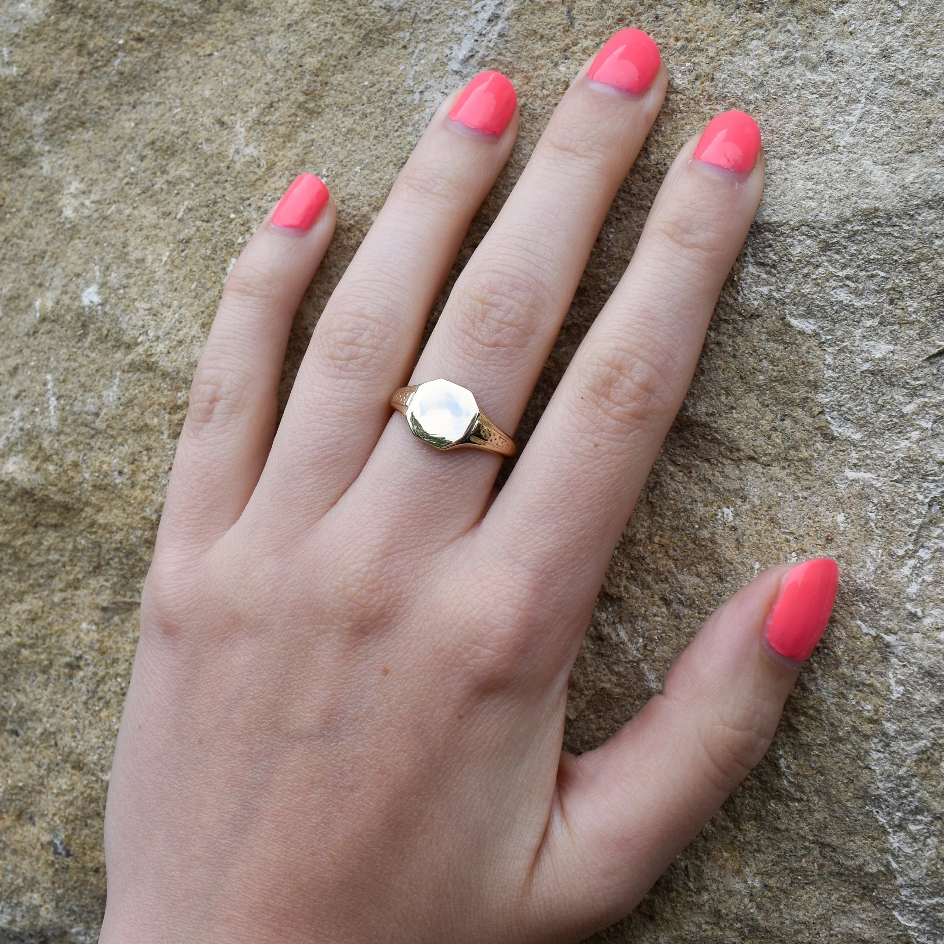 Vintage 9ct Gold Plain Octagon Signet Ring