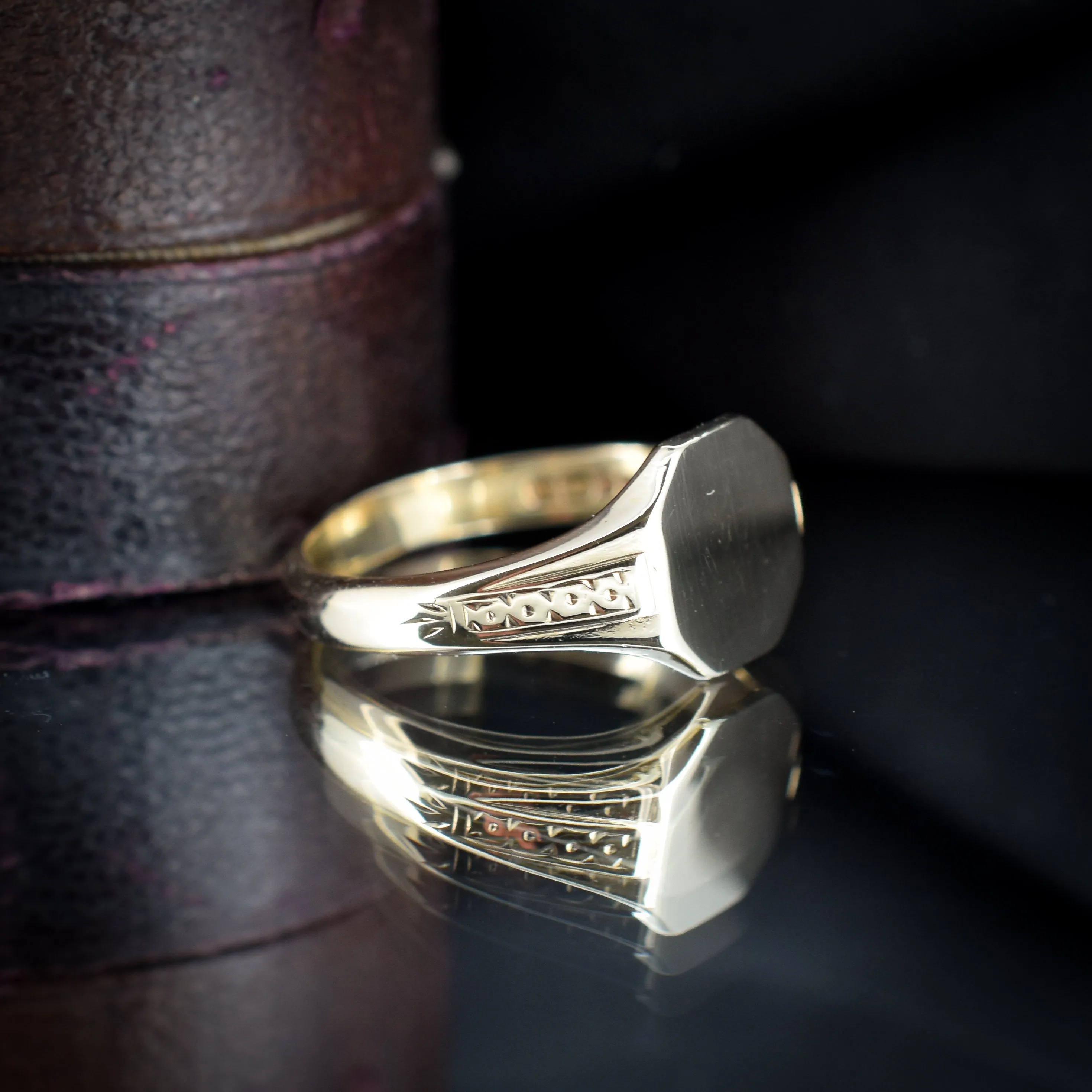 Vintage 9ct Gold Plain Octagon Signet Ring