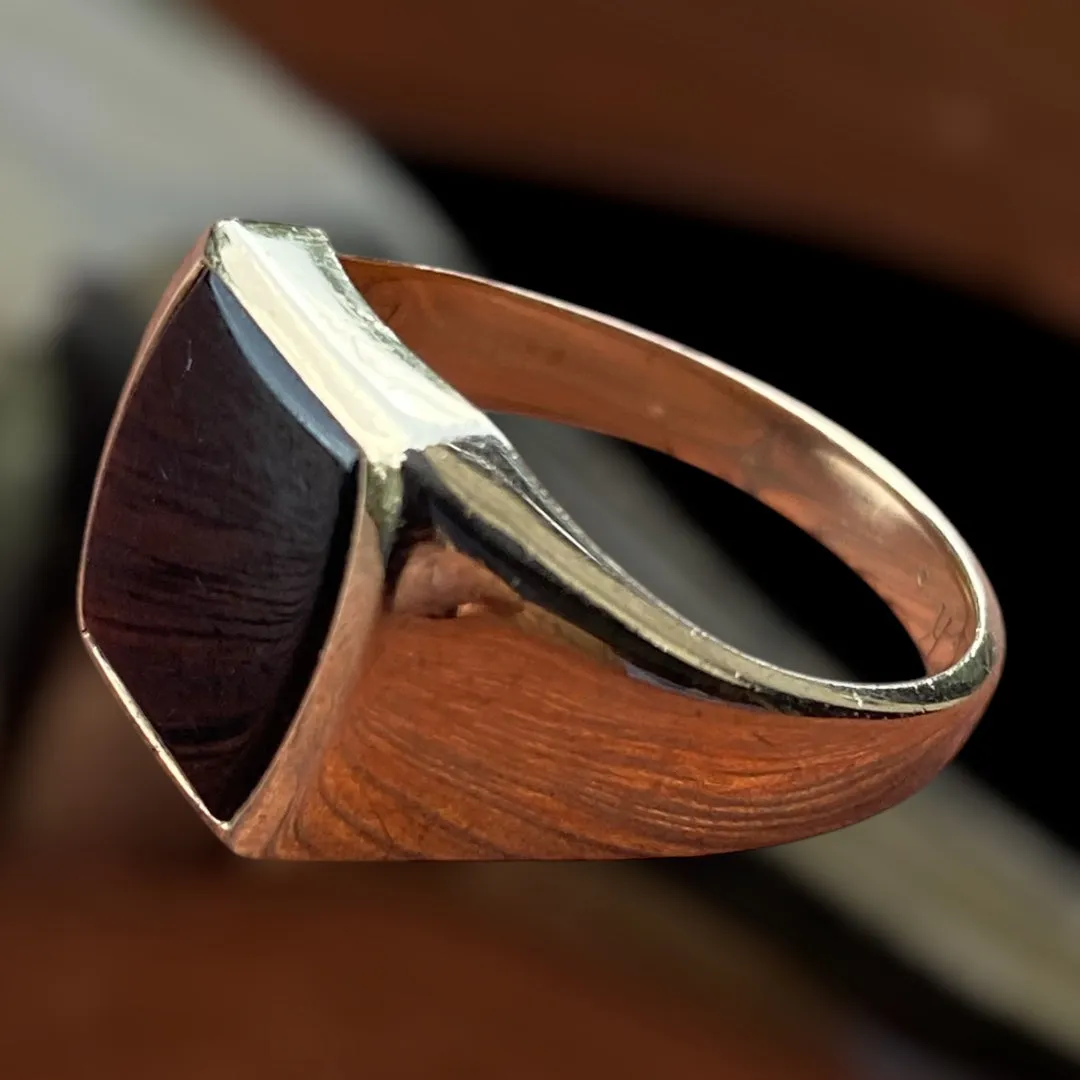 Vintage Black Onyx and Solid 10K Yellow Gold Signet Ring