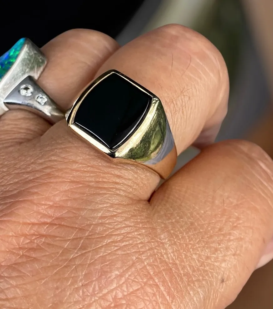 Vintage Black Onyx and Solid 10K Yellow Gold Signet Ring