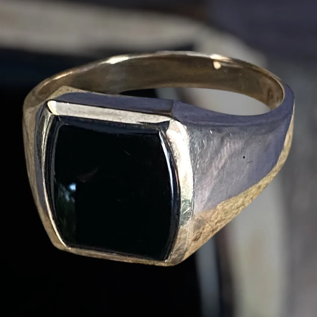 Vintage Black Onyx and Solid 10K Yellow Gold Signet Ring